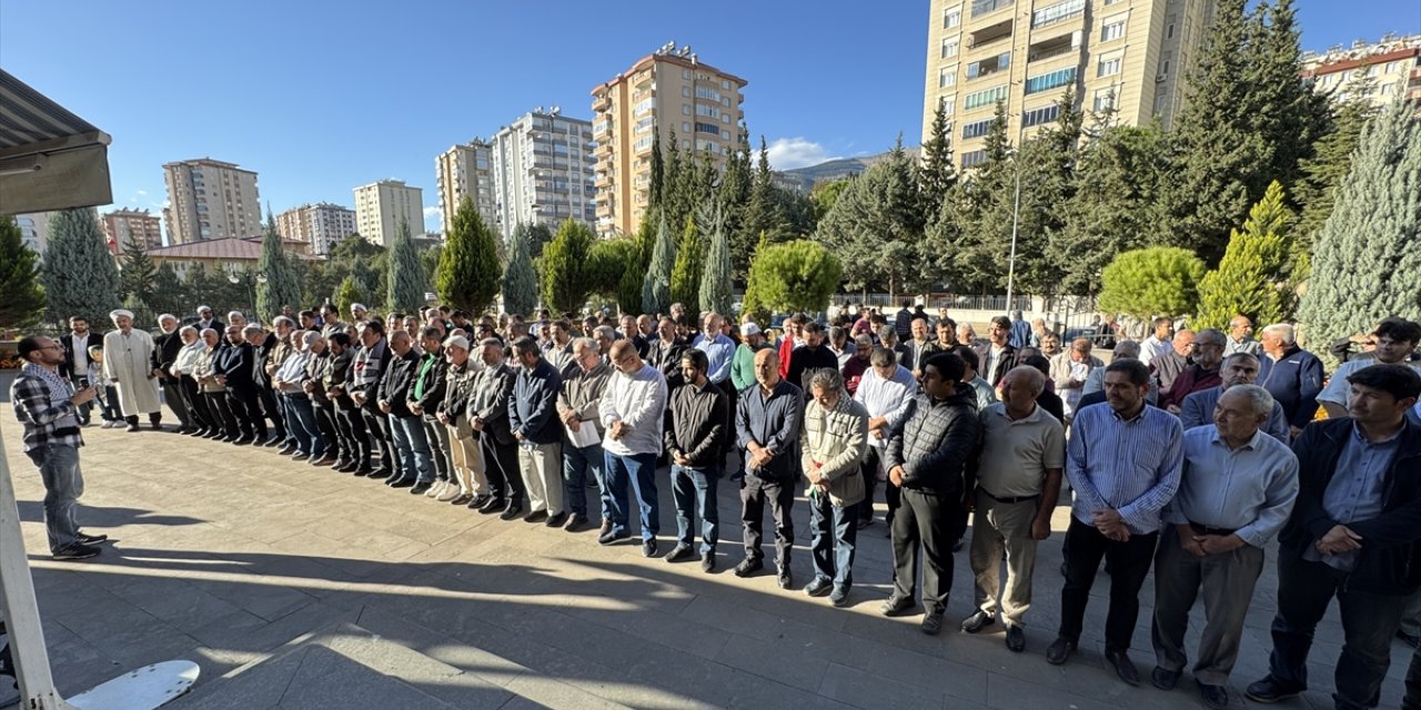 Kahramanmaraş'ta Yahya Sinvar için gıyabi cenaze namazı kılındı