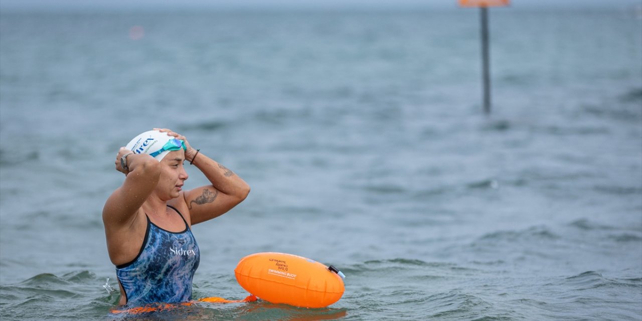 Ultra maraton yüzücüsü Bengisu Avcı, Molokai Kanalı'nı geçti