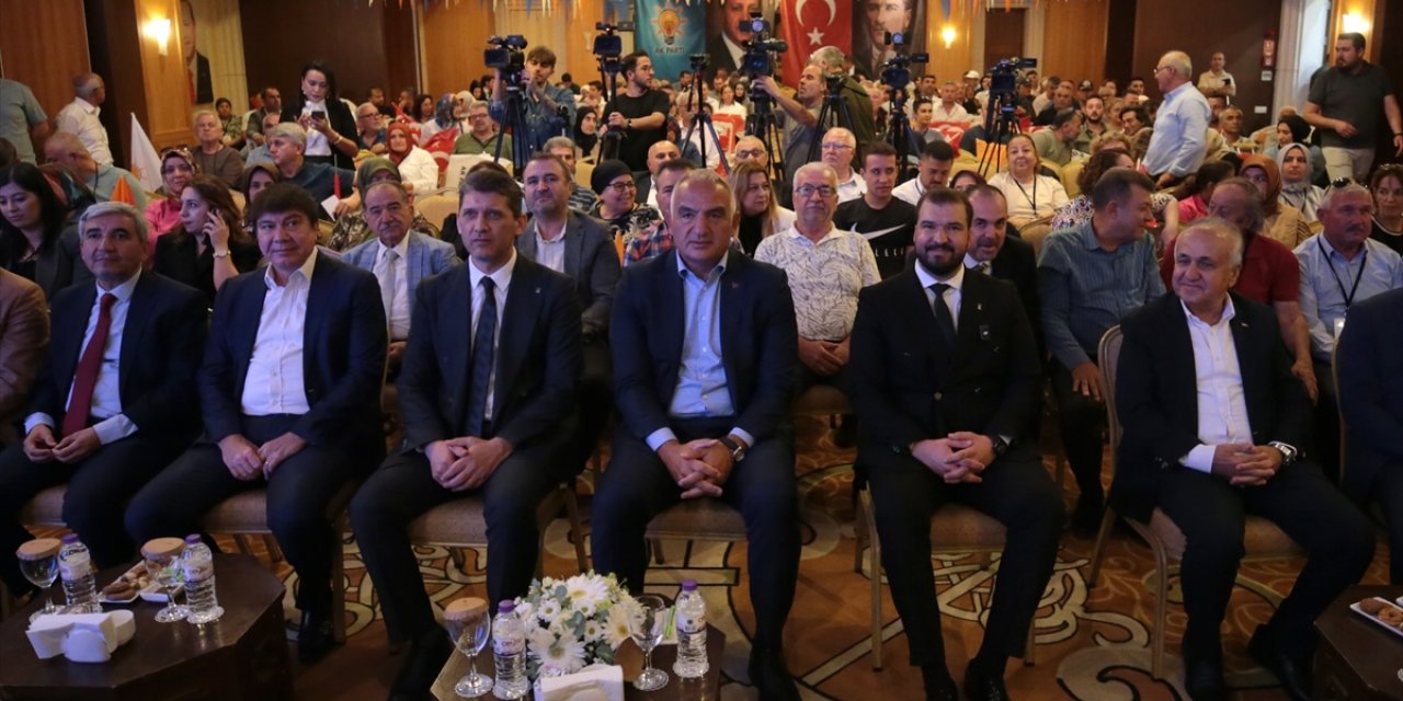 AK Parti Kemer İlçe Başkanlığına Uğur Ozan Gazioğlu yeniden seçildi