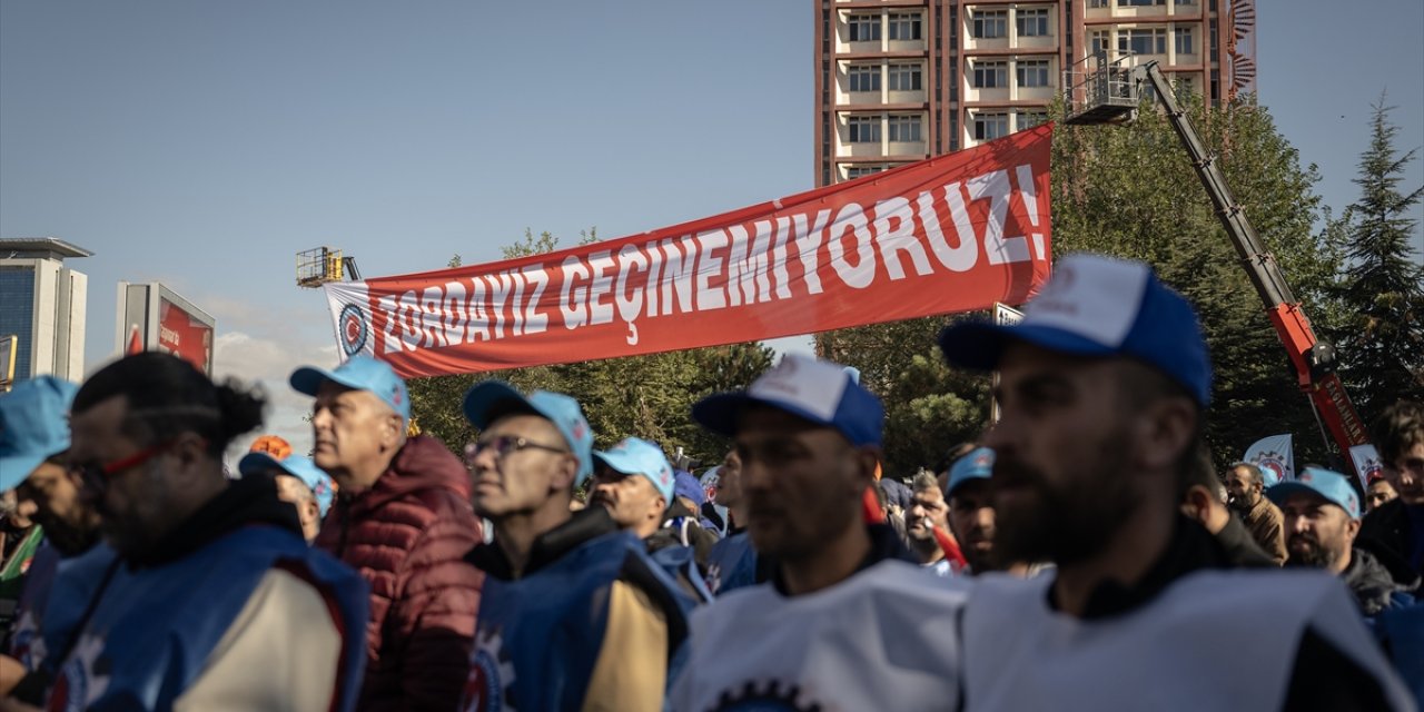 TÜRK-İŞ Genel Başkanı Atalay, "Zordayız Geçinemiyoruz Mitingi"nde konuştu: