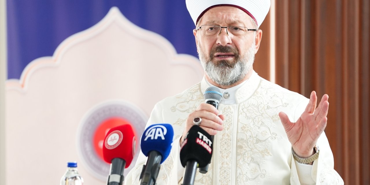 Diyanet İşleri Başkanı Ali Erbaş, Amine Hatun Camisi'nde icazet merasimine katıldı: