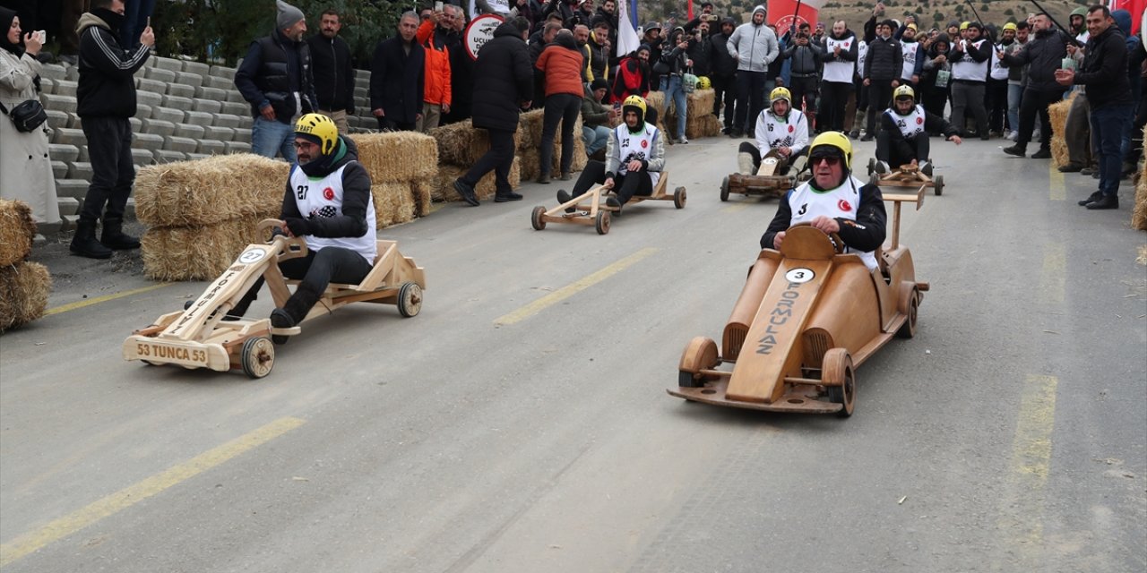 Erzincan’da "Arabam tahtadan, inerim Ergan'dan" formuLaz yarışı düzenlendi