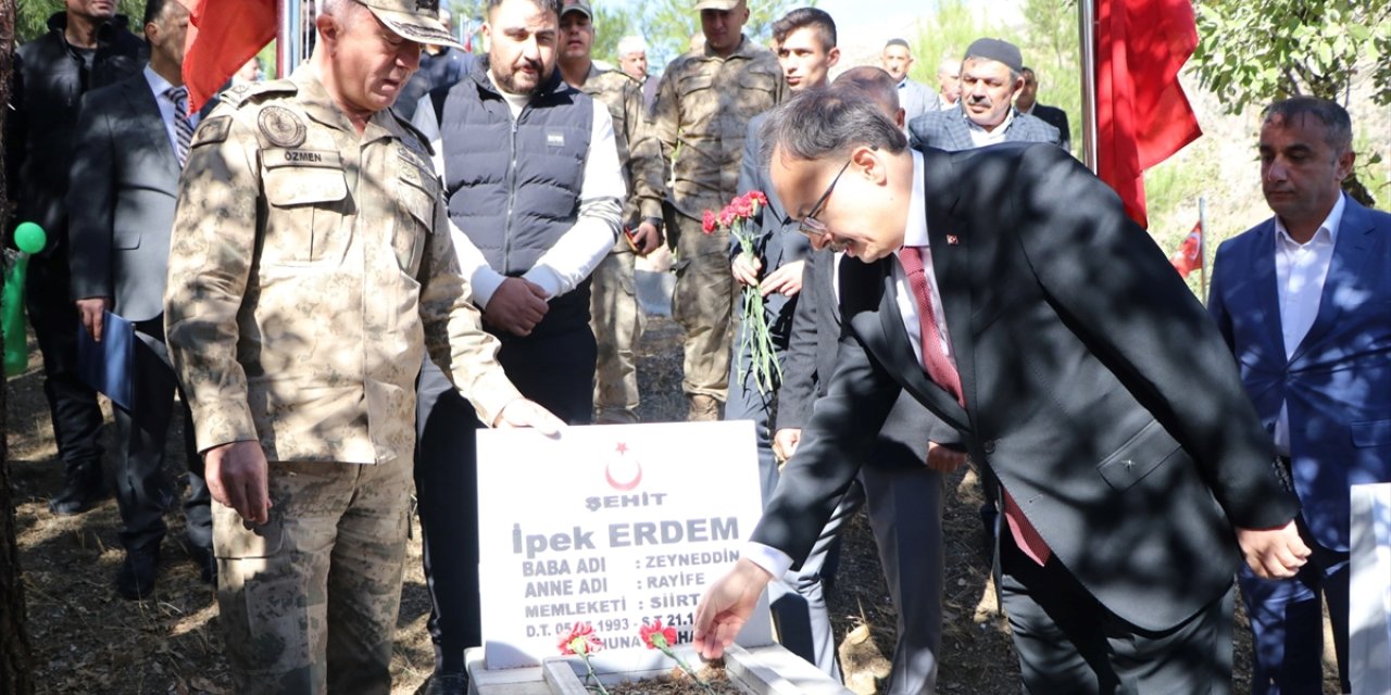 Siirt'in Derince köyünde PKK'lı teröristlerin katlettiği 22 kişi törenle anıldı