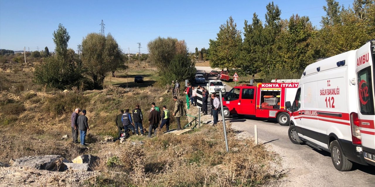 Konya'da köprüden düşen otomobildeki 3 kişi yaralandı