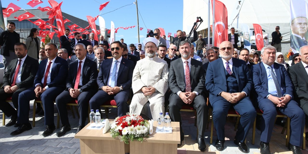 Diyanet İşleri Başkanı Erbaş Hatay'da toplu açılış ve temel atma törenine katıldı