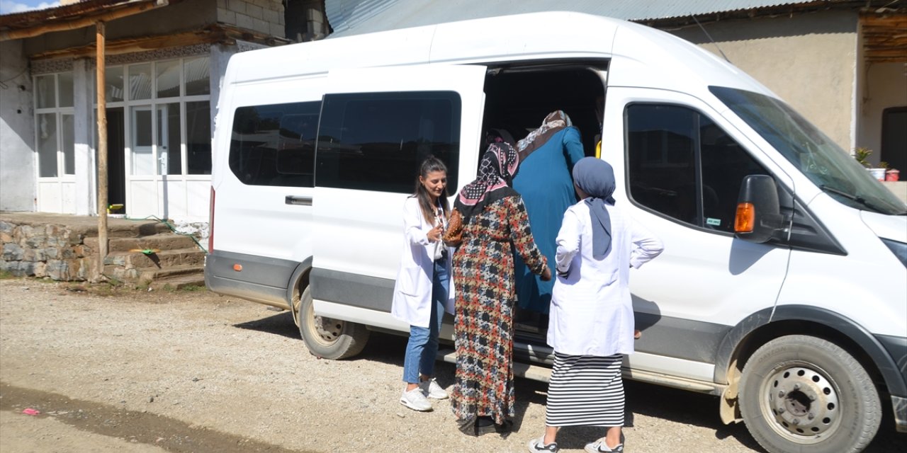 Hakkari'de sağlık ekipleri, erken teşhisle hayat kurtarmak için köy köy dolaşıyor