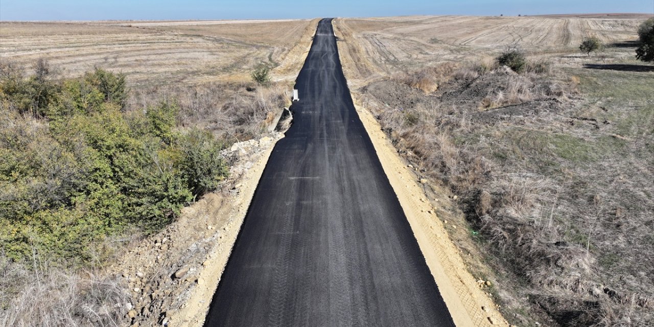 Edirne'de köy yolları otoyol kalitesinde sıcak asfaltla kaplanıyor