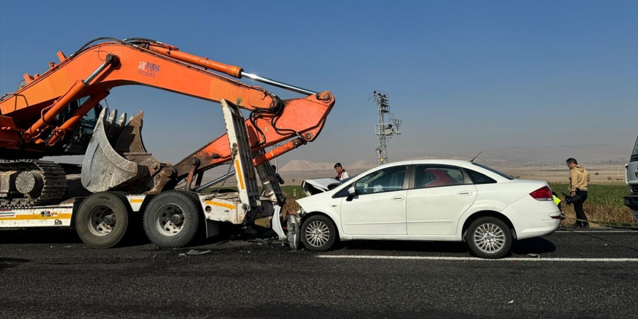 Afyonkarahisar'daki trafik kazasında karakol komutanı astsubay öldü, 15 kişi yaralandı