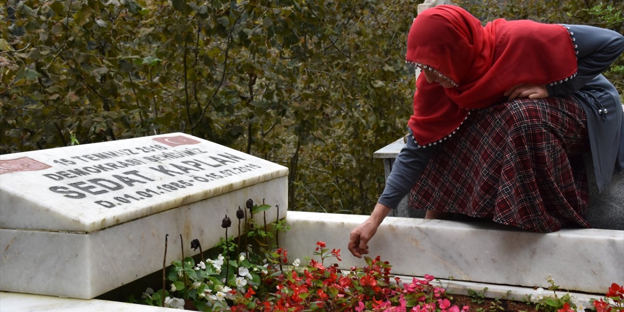 15 Temmuz şehidinin annesinin FETÖ elebaşı Gülen'e öfkesi dinmiyor