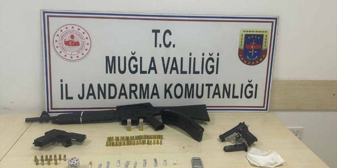 Muğla'da ruhsatsız silah ve uyuşturucu operasyonunda 11 şüpheli yakalandı