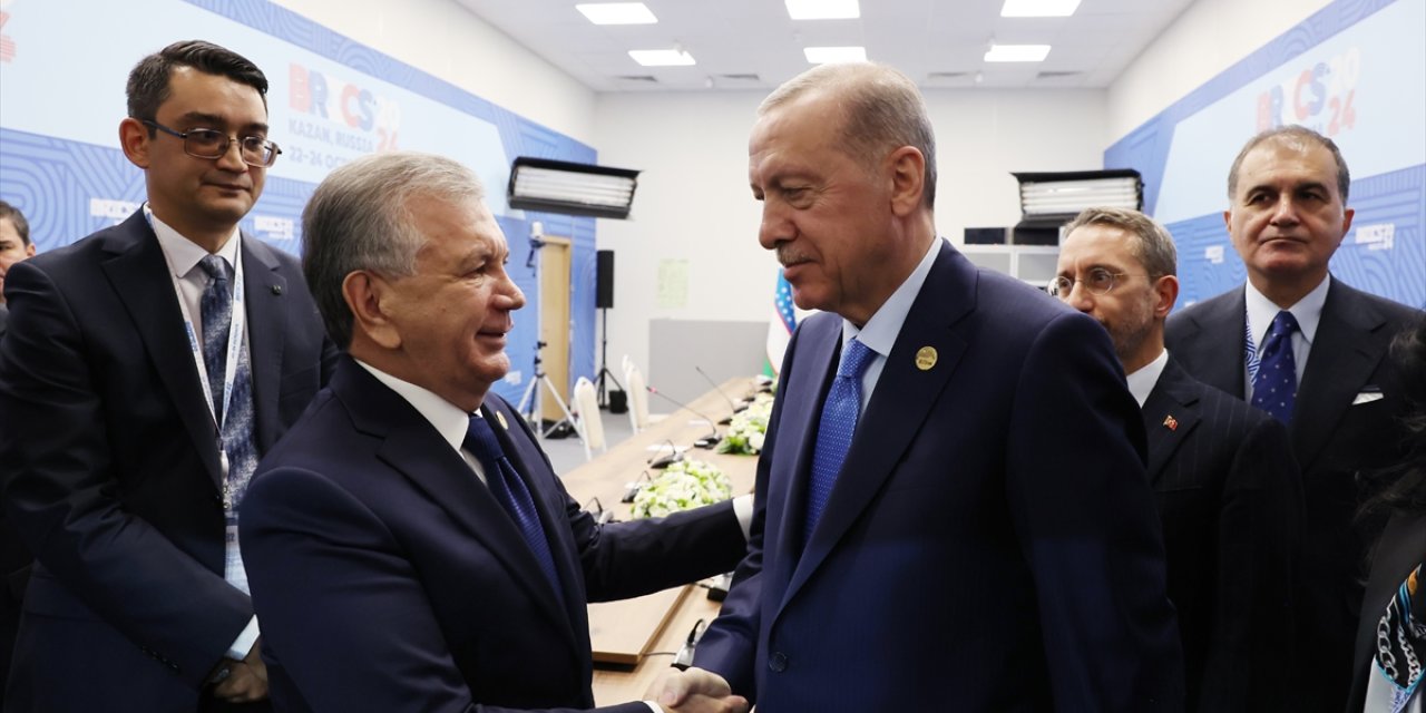 Cumhurbaşkanı Erdoğan, Özbekistan Cumhurbaşkanı Mirziyoyev ile görüştü