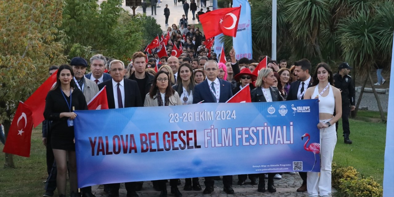 Yalova Film Festivali kortej yürüyüşüyle başladı