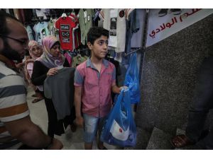 TDV Gazzeli çocuklara bayramlık giysi dağıttı