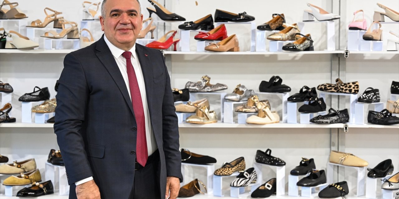 Eksposhoes Ayakkabı Saraciye ve Moda Fuarı Antalya'da açıldı