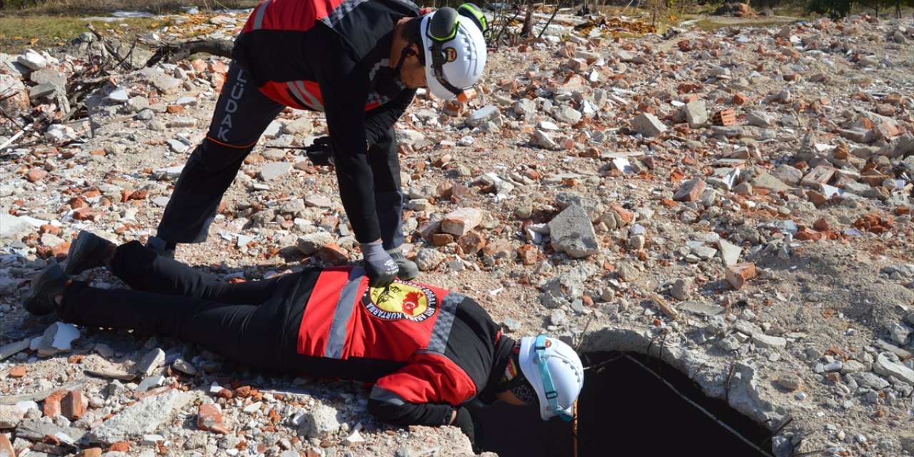 Kırklareli'nde olası Marmara depremine yönelik arama kurtarma tatbikatı gerçekleştirildi