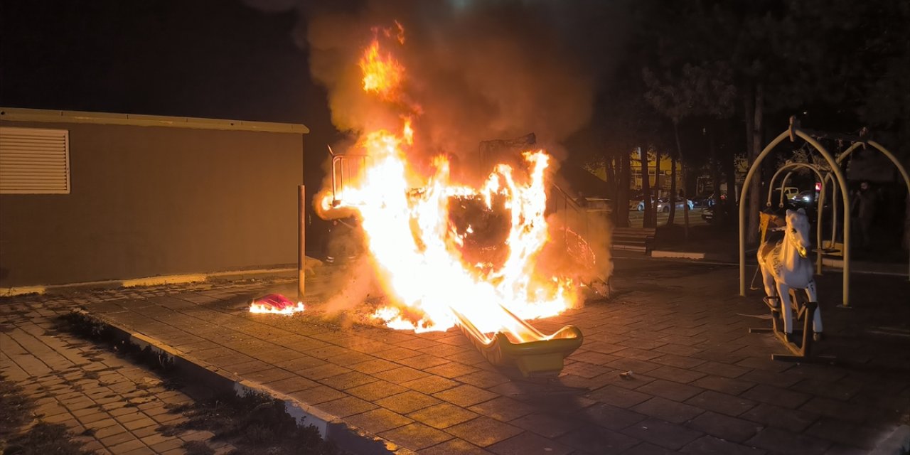 Kütahya'da oyun parkında çıkan yangın söndürüldü