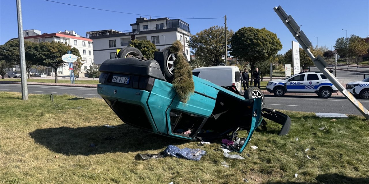 Kayseri'de tırla çarpışan otomobildeki 4 kişi yaralandı