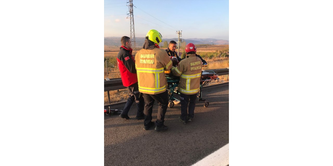 İstanbul-İzmir Otoyolu'nun Balıkesir kesimindeki trafik kazasında 3 kişi yaralandı