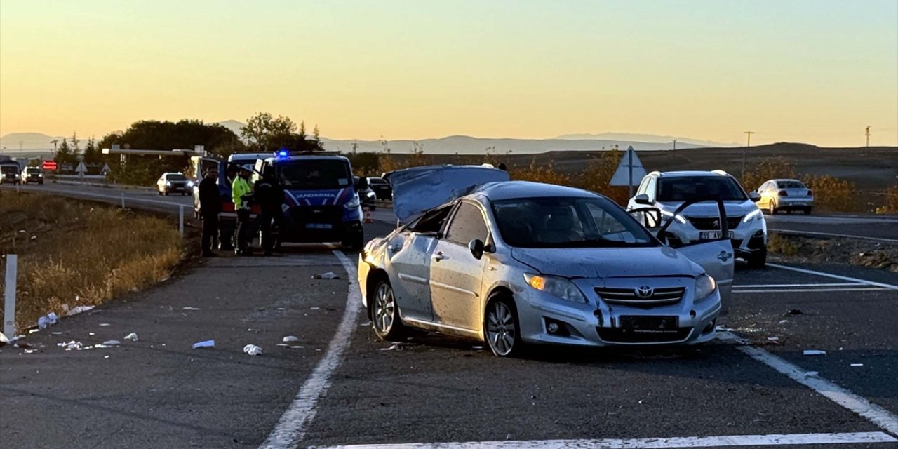 Kırıkkale'de devrilen otomobildeki 2 kişi öldü, 3 kişi yaralandı