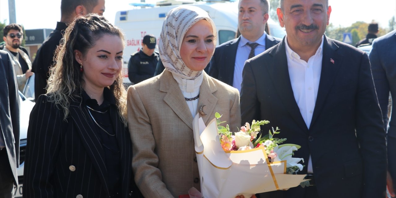 Aile ve Sosyal Hizmetler Bakanı Göktaş, Zonguldak'ta ilçe kongresine katıldı: