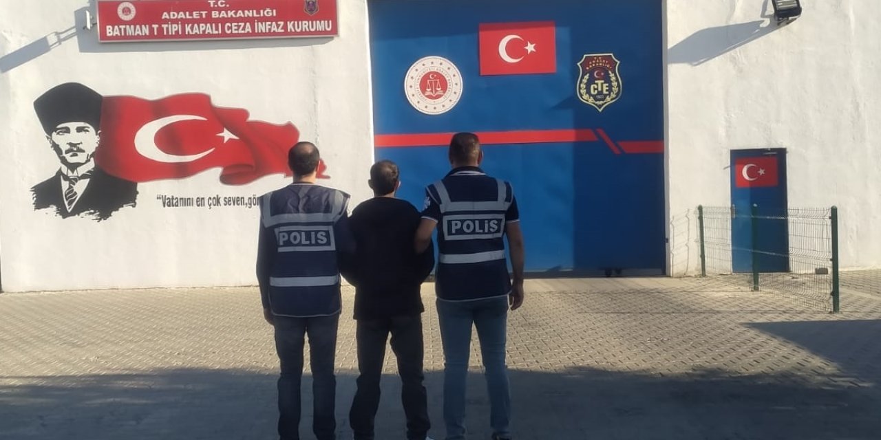 Siirt'te evin banyosundaki gizli bölmede saklanan firari hükümlü yakalandı