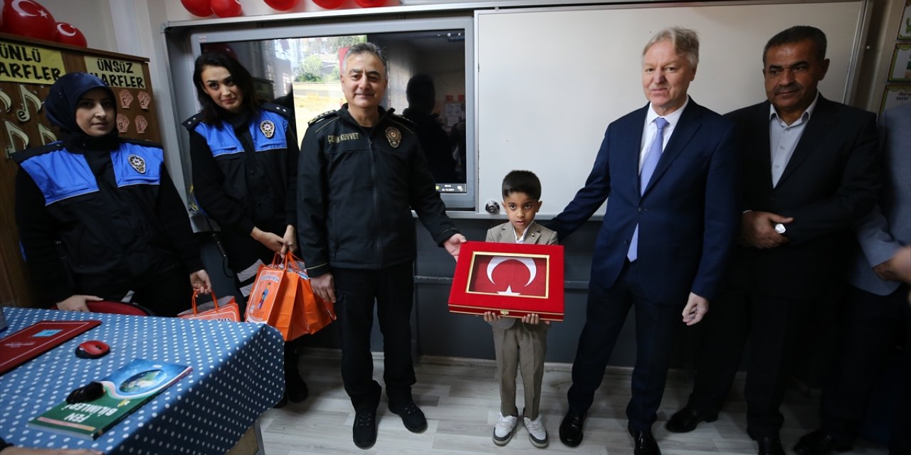 Bingöllü şehit torununun İstiklal Marşı hassasiyeti