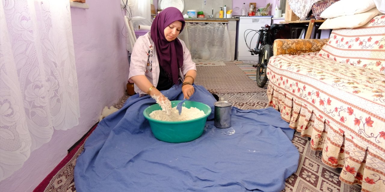 Ayçiçeği sapları köy ekmeğine lezzet katıyor