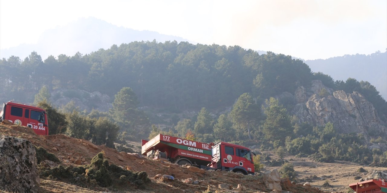 Denizli'deki orman yangınına müdahale sürüyor