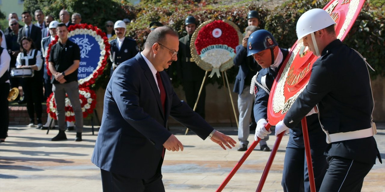 İzmir ve çevre illerde Cumhuriyet'in 101. yıl dönümü kutlanıyor