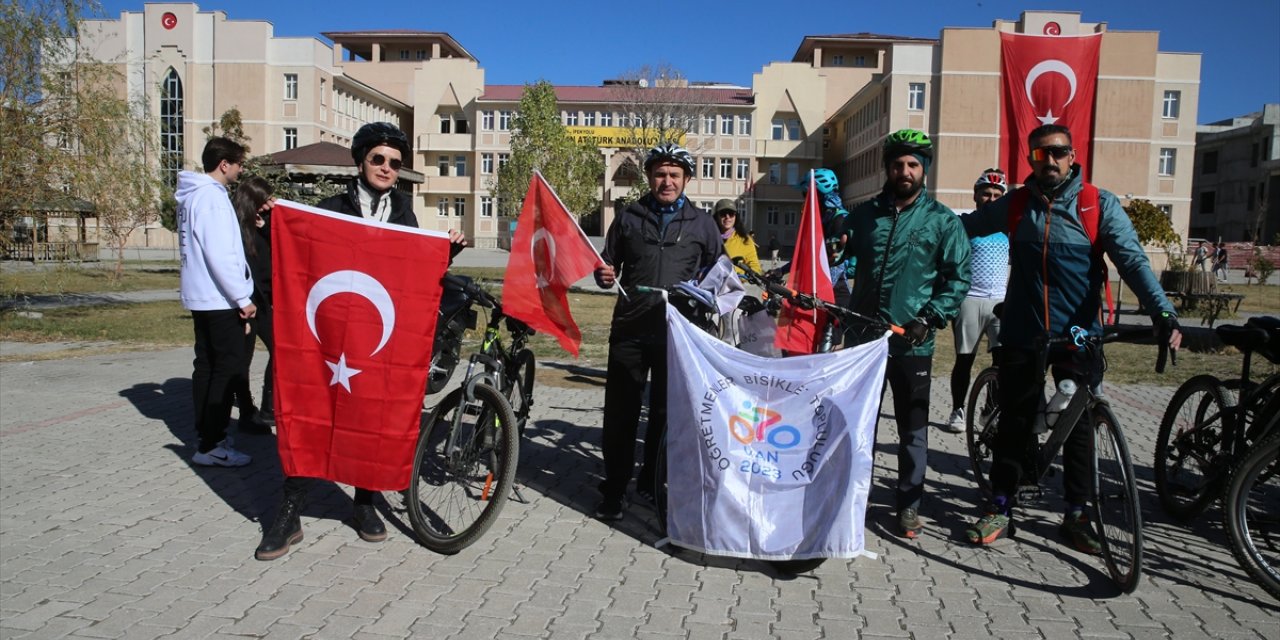 Van'da "Cumhuriyet Bisiklet Turu" düzenlendi