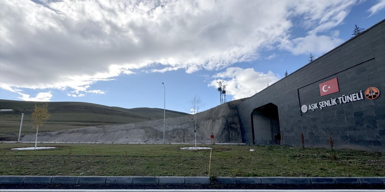 Aşık Şenlik Tüneli ile Ardahan'da gümrük kapısına ulaşım artık daha konforlu