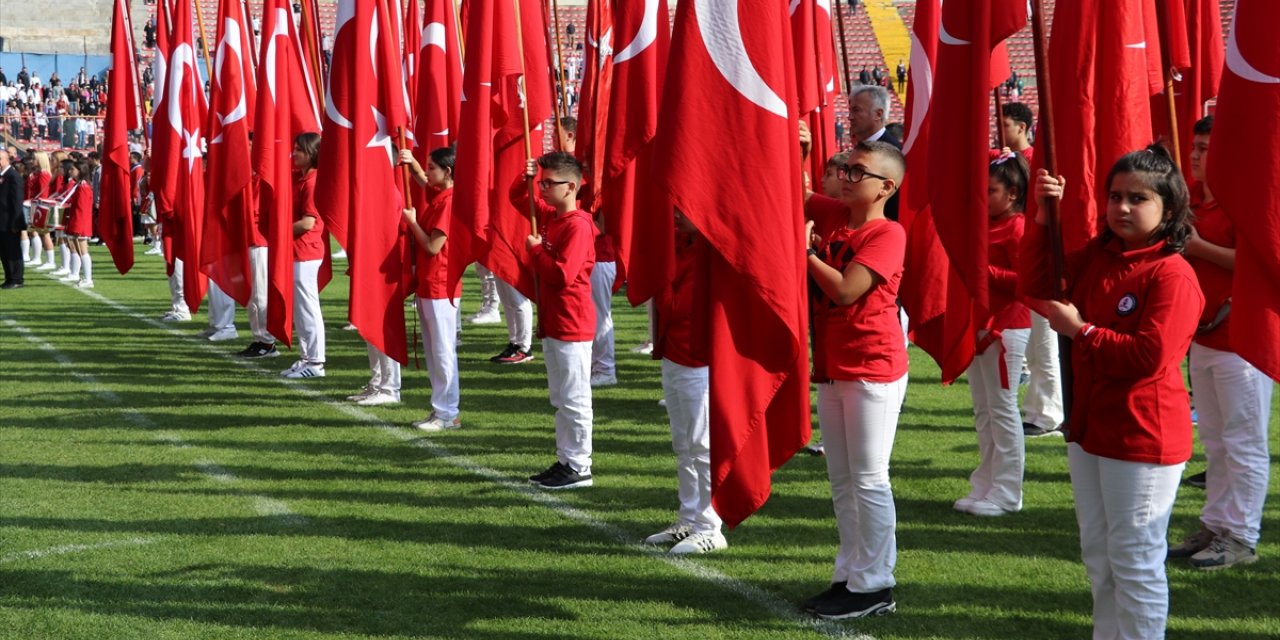 Sakarya ve çevre illerde Cumhuriyet'in 101. yıl dönümü kutlandı