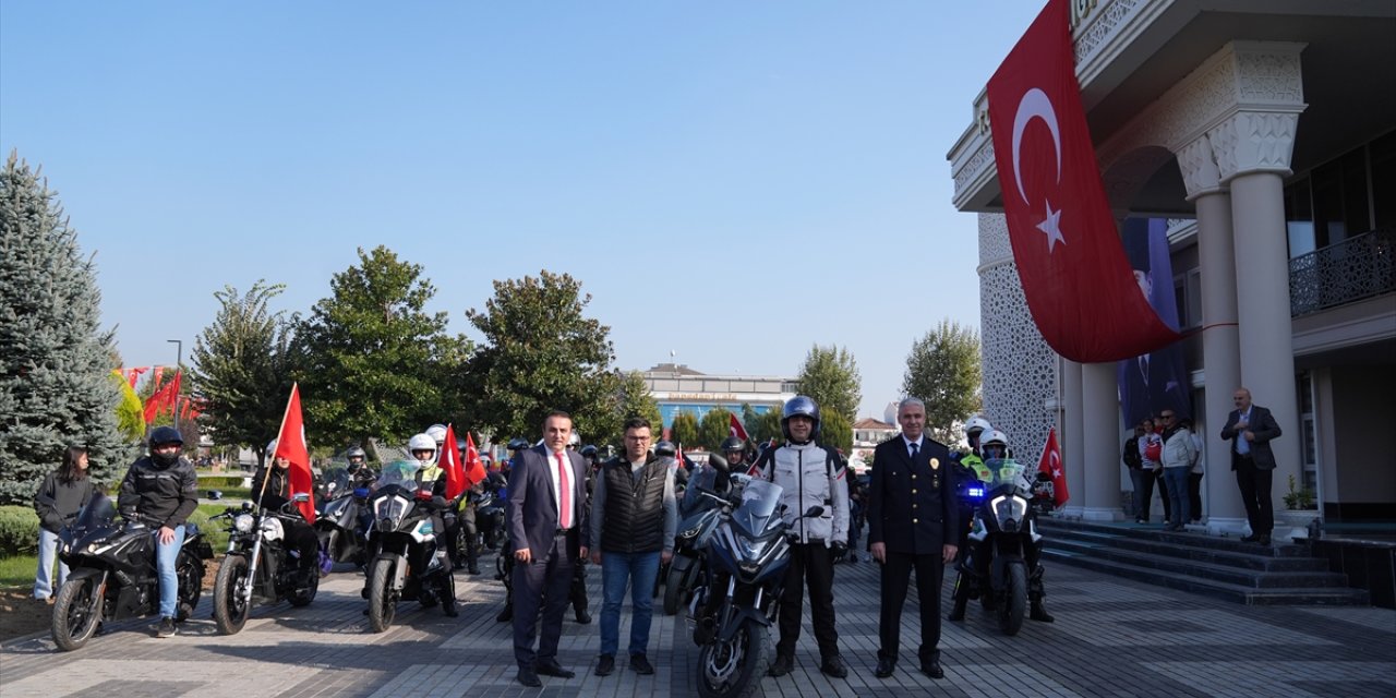 Düzce'de "Cumhuriyet Motosiklet Turu" düzenlendi