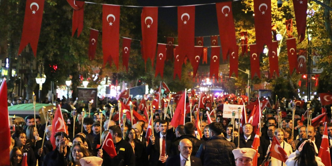 Çanakkale, Bilecik ve Kütahya'da fener alayı düzenlendi