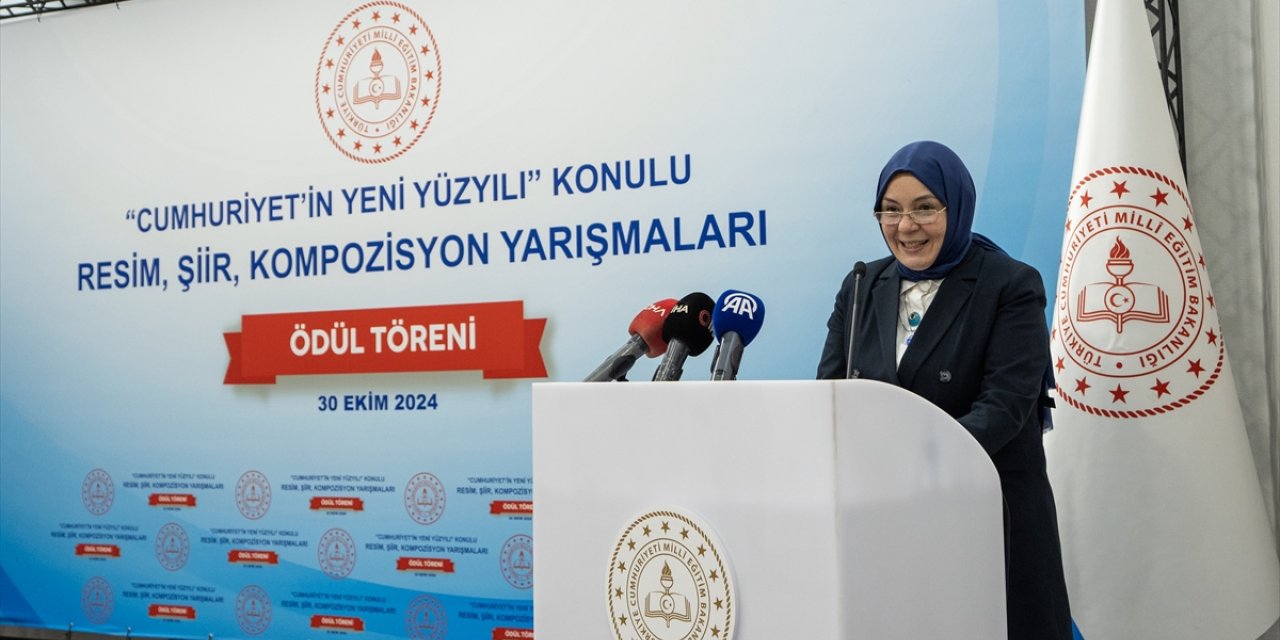 "Cumhuriyet'in Yeni Yüzyılı" konulu yarışmaların ödül töreni düzenlendi