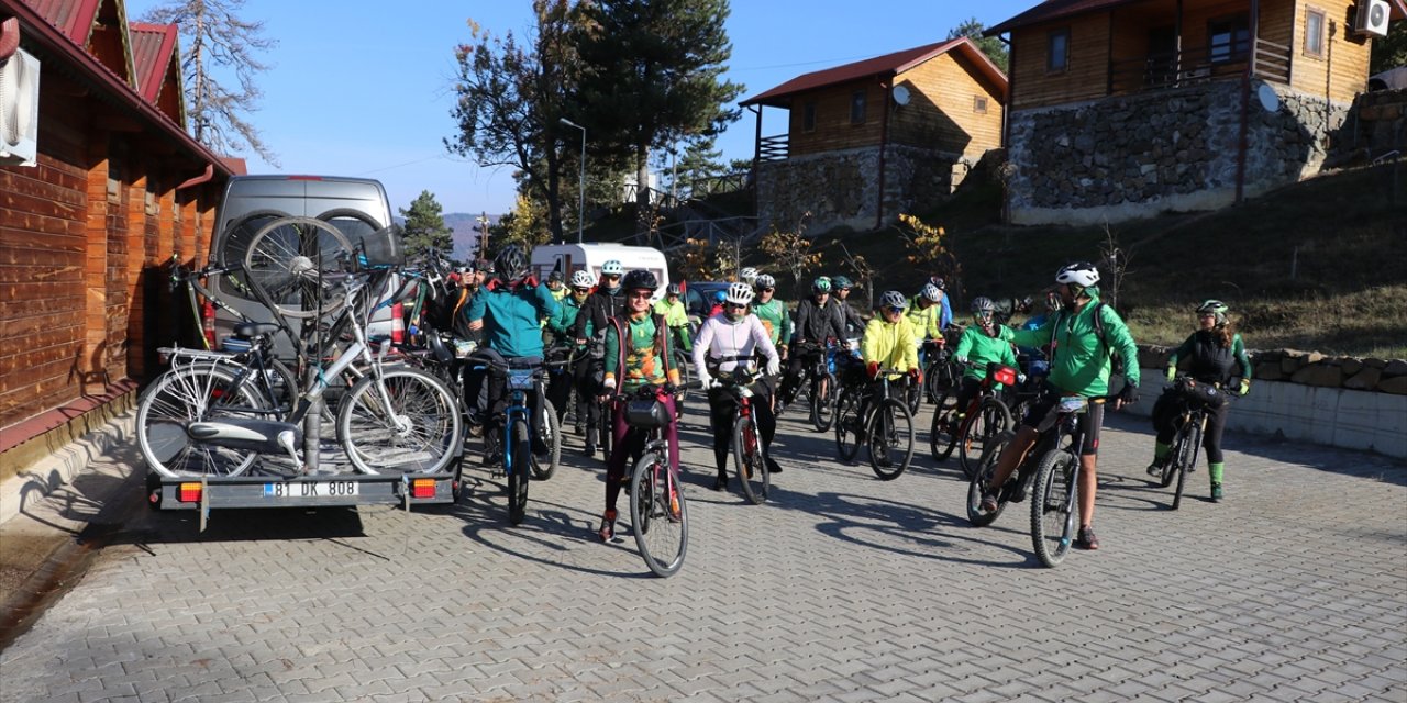 Bisiklet tutkunları Karabük'te sonbaharın renkleri arasında pedal çevirecek