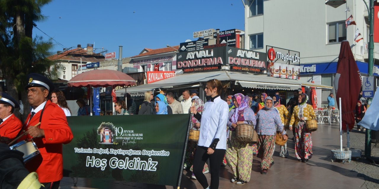 Balıkesir'de "19. Ayvalık Uluslararası Zeytin Hasat Festivali" başladı