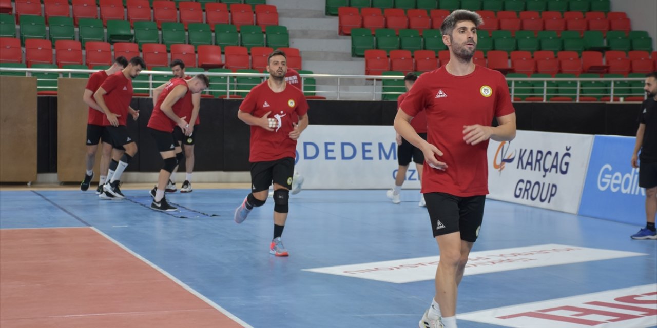 Cizre Belediyespor Erkek Voleybol Takımı, Ziraat Bankkart maçının hazırlıklarına başladı