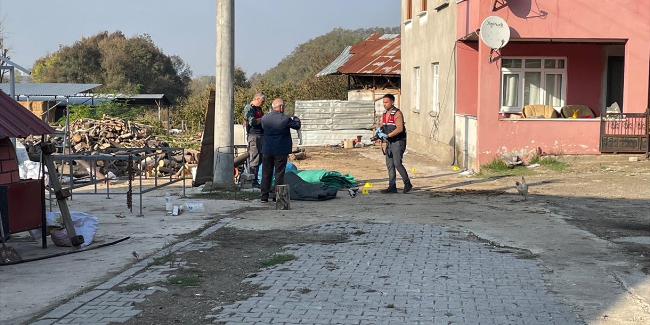 Sakarya'da çıkan silahlı kavgada 2 kişi yaralandı