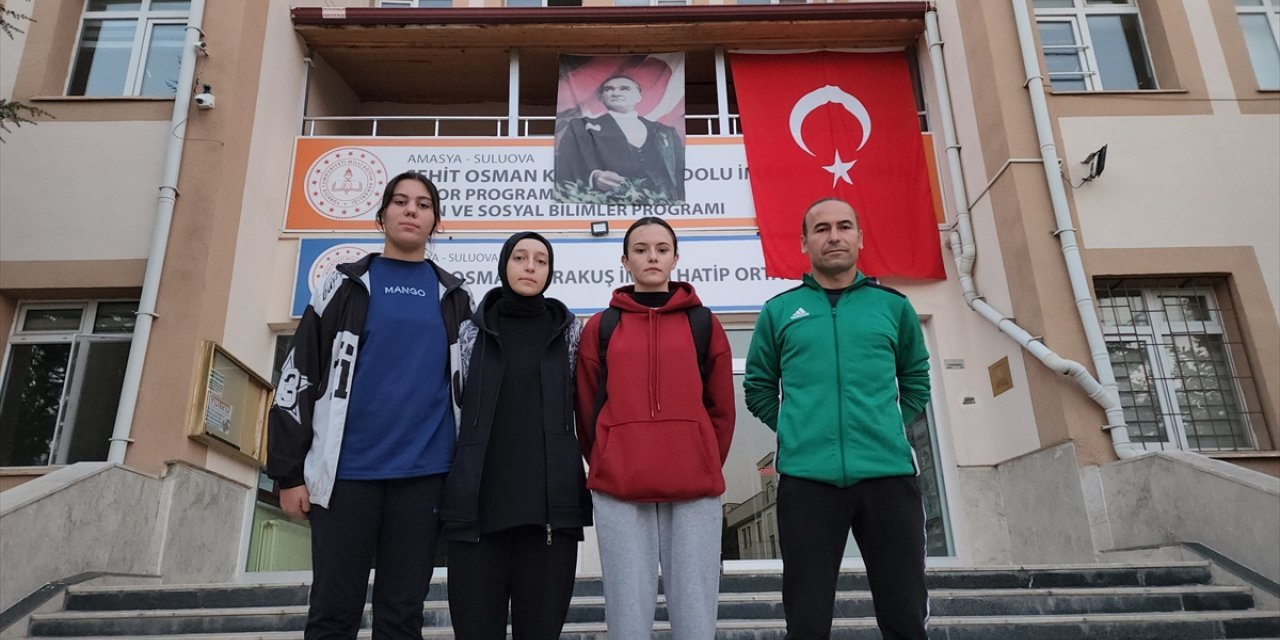 Amasya'da liseli kriket oyuncuları milli takım aday kadrosuna çağrıldı