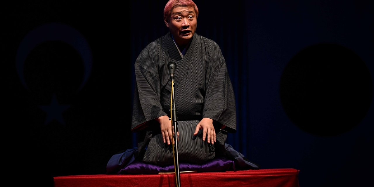 Japon geleneksel sahne gösterisi Rakugo, 400 yıldır sergileniyor