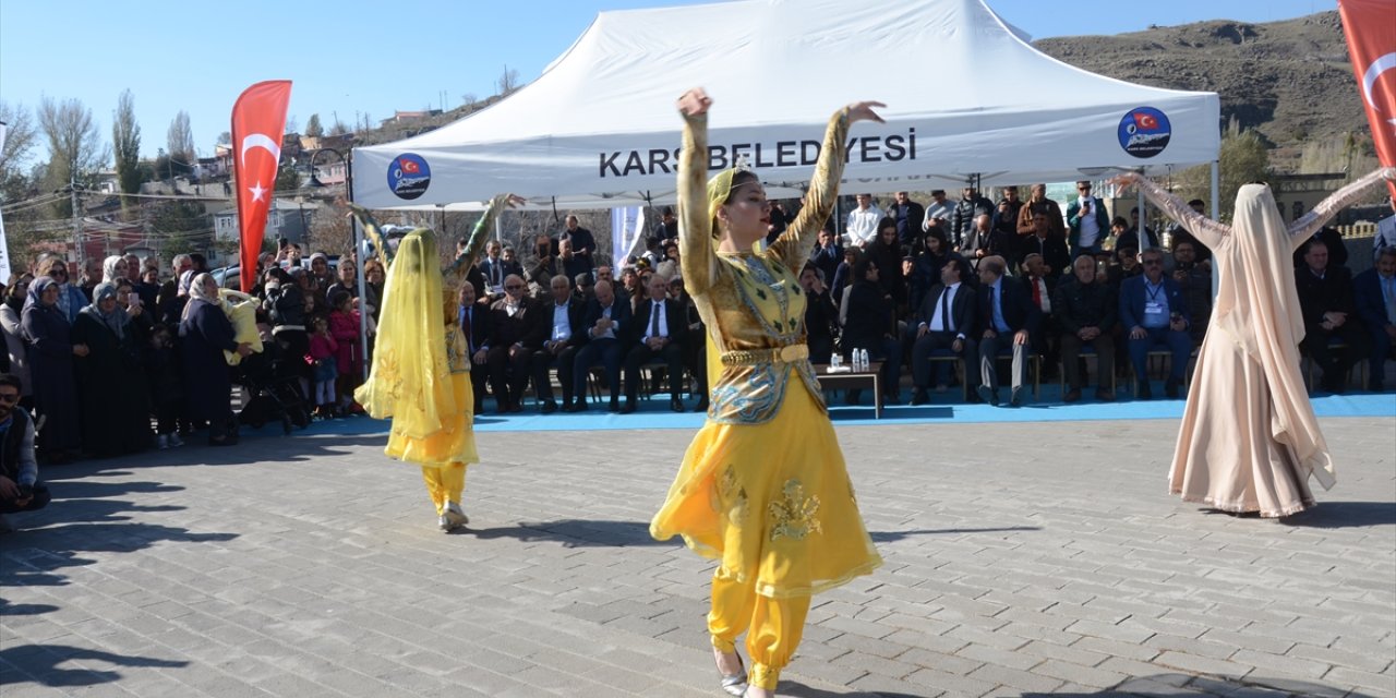 Kars'ta Aşık Şenlik Kars Uluslararası Aşıklar Bayramı başladı