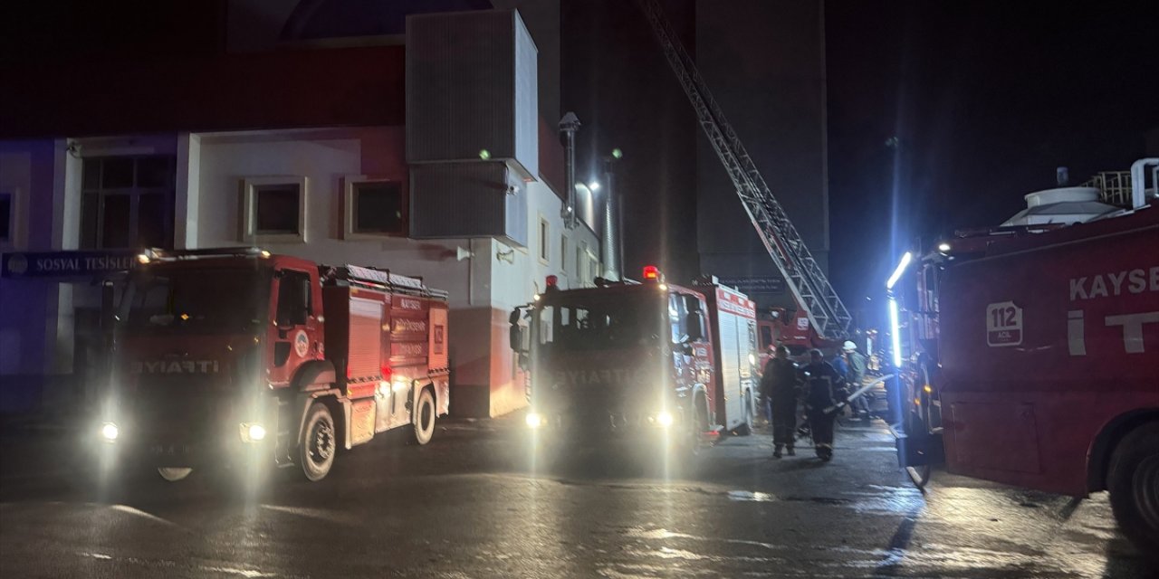 Kayseri'de kablo üretimi yapan fabrikada çıkan yangın kontrol altına alındı