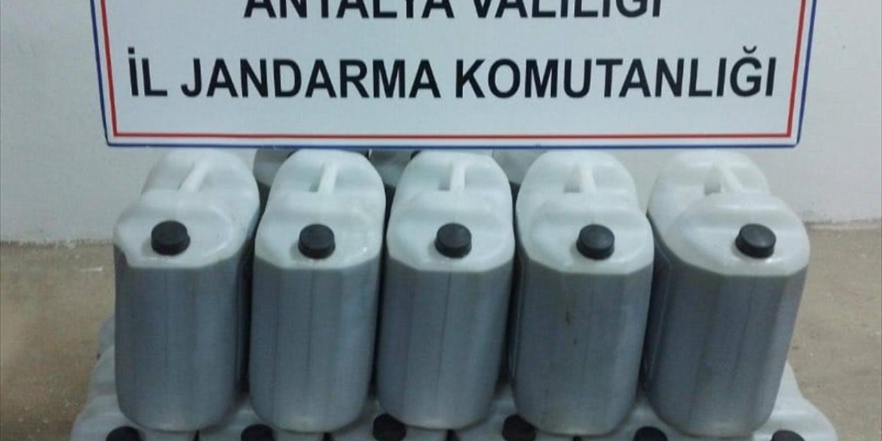 Antalya'da 6 bin litre sahte zeytinyağı ele geçirildi