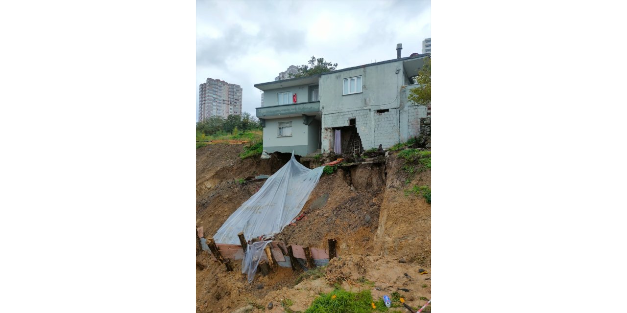 Samsun'da toprak kayması sonucu 2 katlı bina hasar gördü