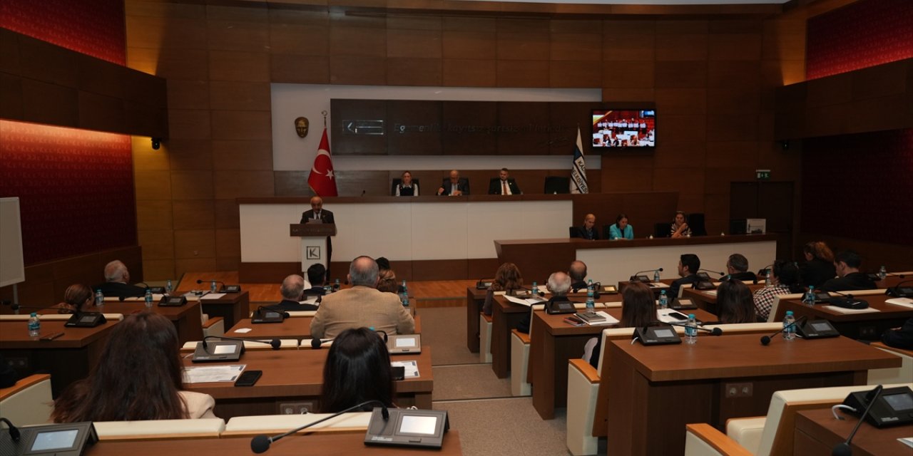 Kadıköy Belediye Meclisinde sendika ile yaşanan anlaşmazlık tartışıldı