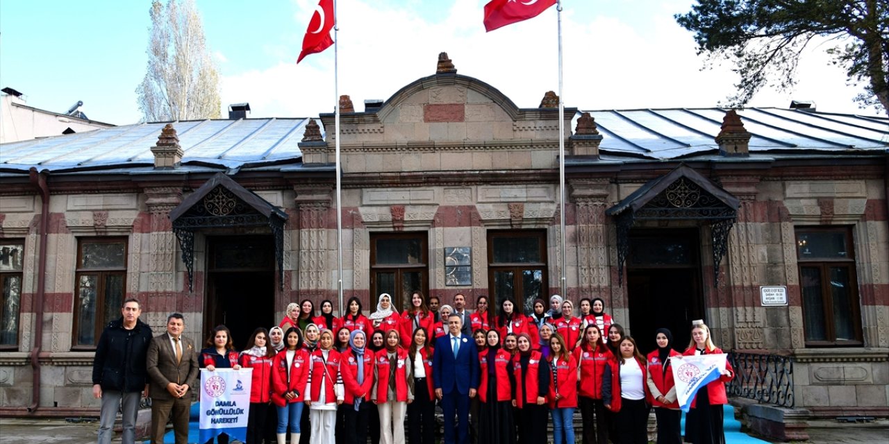 "Damla Gönüllülük Hareketi Projesi" kapsamında öğrenciler Ardahan'ı gezdi