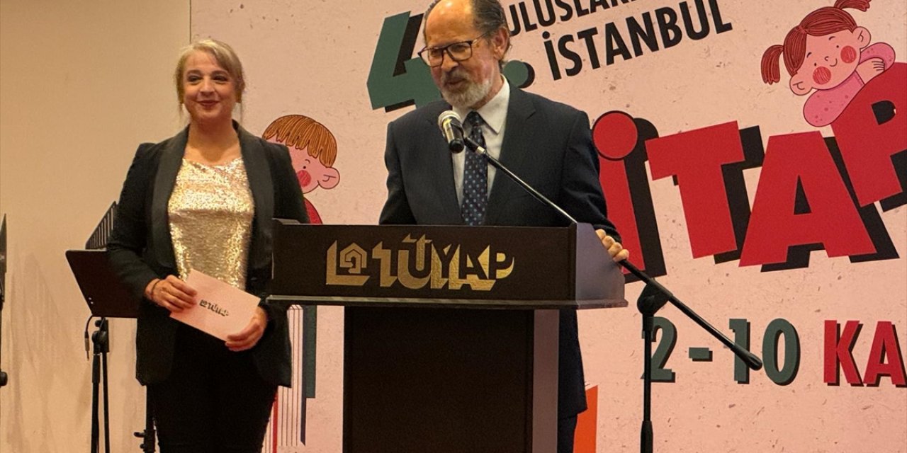 "41. Uluslararası İstanbul Kitap Fuarı" kapsamında Yalvaç Ural için onur gecesi düzenlendi