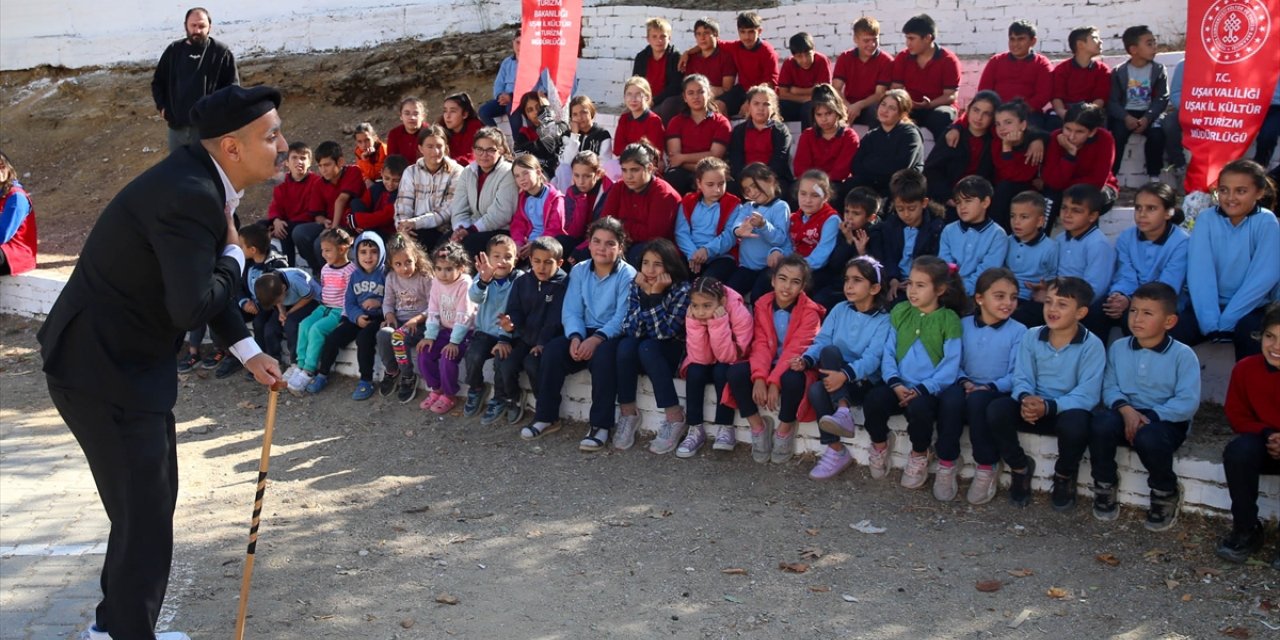 Uşak'ta "Kültür Rotası" etkinliklerine köy okullarındaki 3 bini aşkın öğrenci katıldı