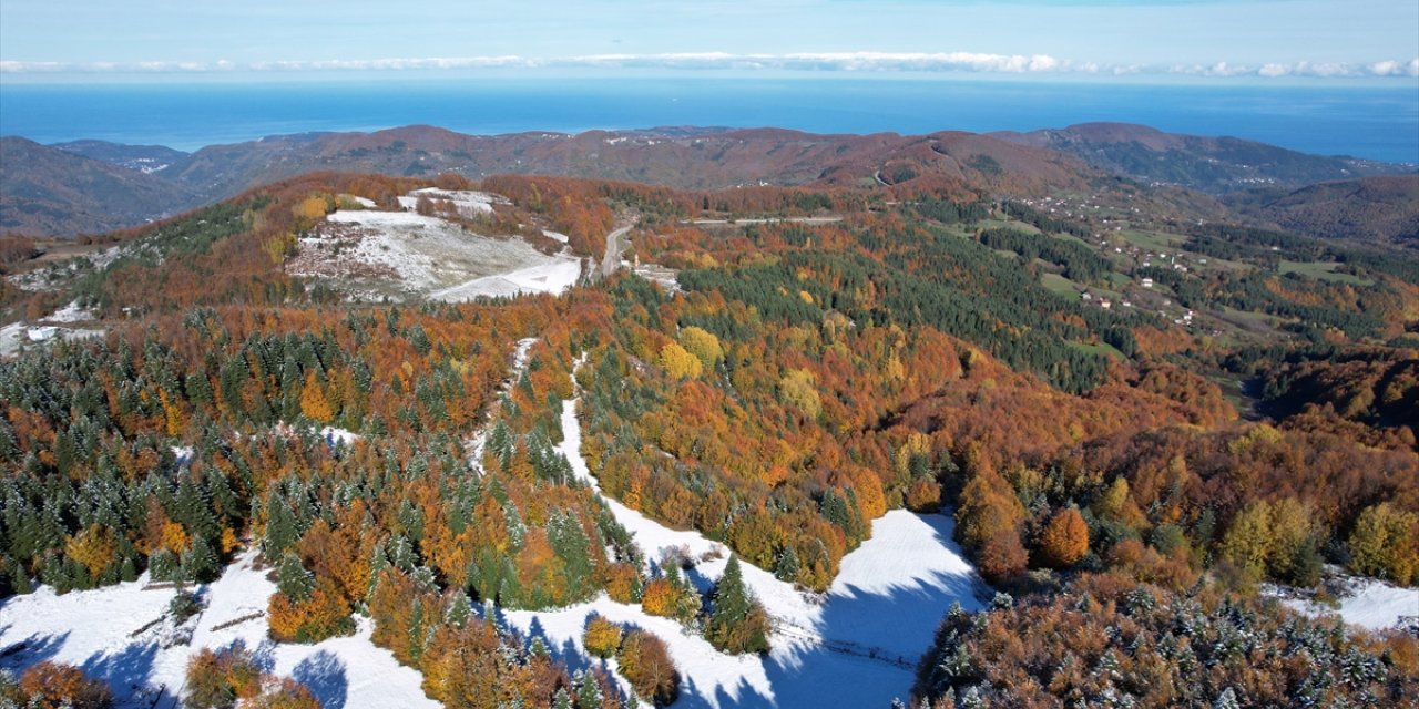 Kastamonu'da sonbaharın renklerine karın beyazı eklendi